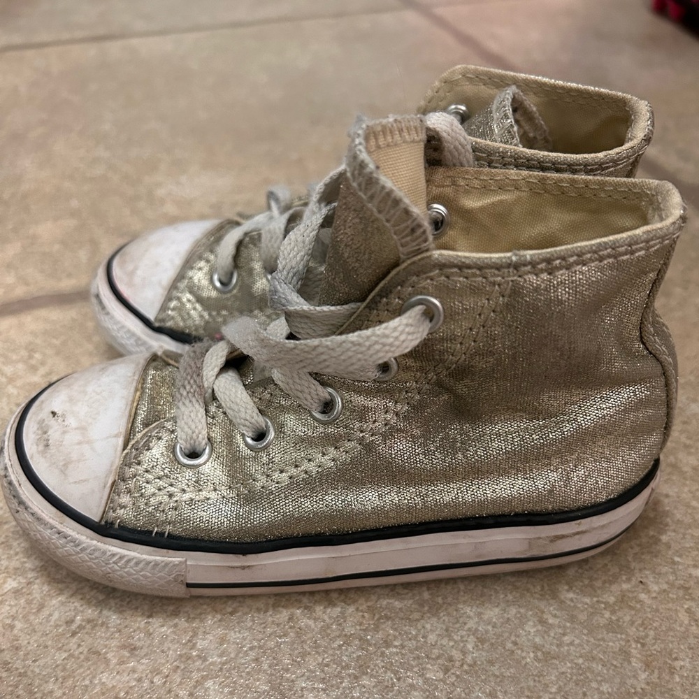 Converse - Picture 2 of 2